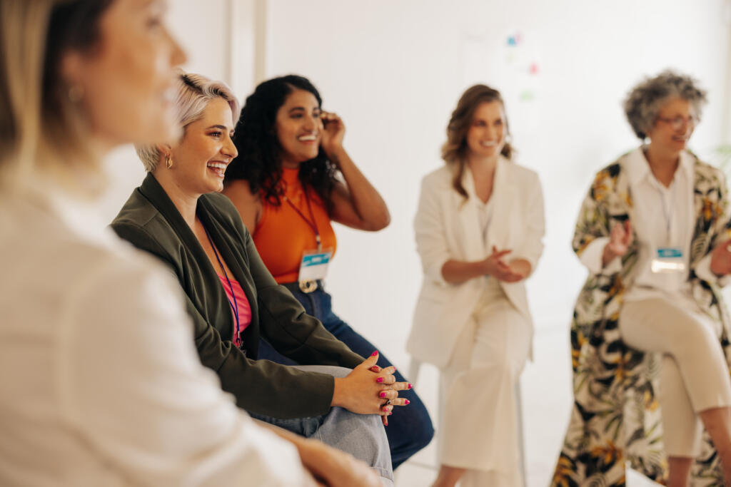 Multicultural businesswomen having a conference meeting in an office Der Rhein-Herne-Kanal in Oberhausen